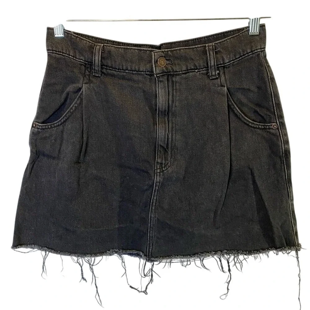 We The Free Cosmico Flirt Jean Mini Skirt Womens Size 30 Pleated‎ Denim Raw Hem